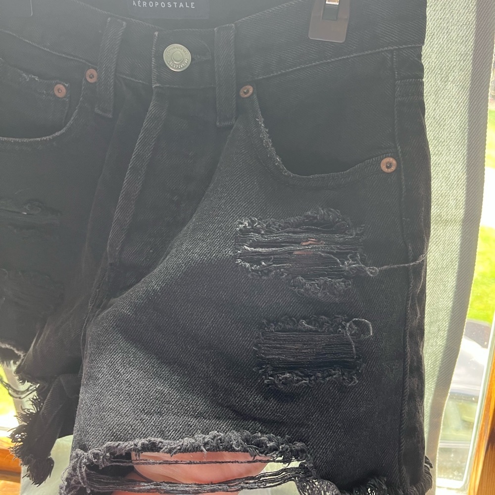LIKE NEW Aeropostale 90’s High Rise Cutoff Short - Picture 3 of 7